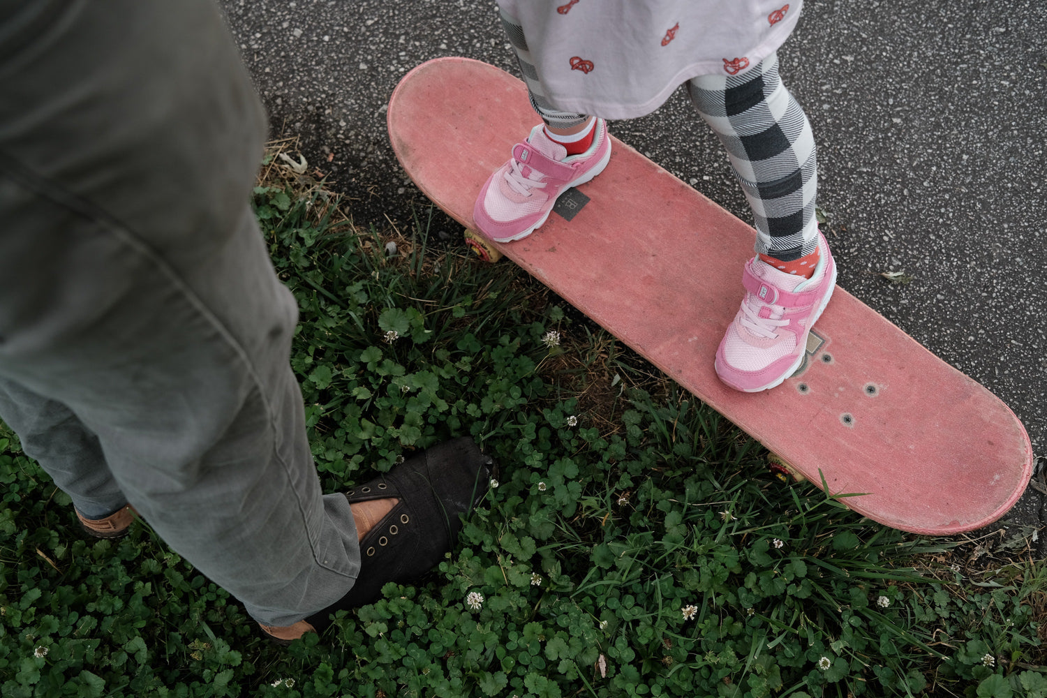 How To Teach Your Child To Skateboard [A Total Guide]