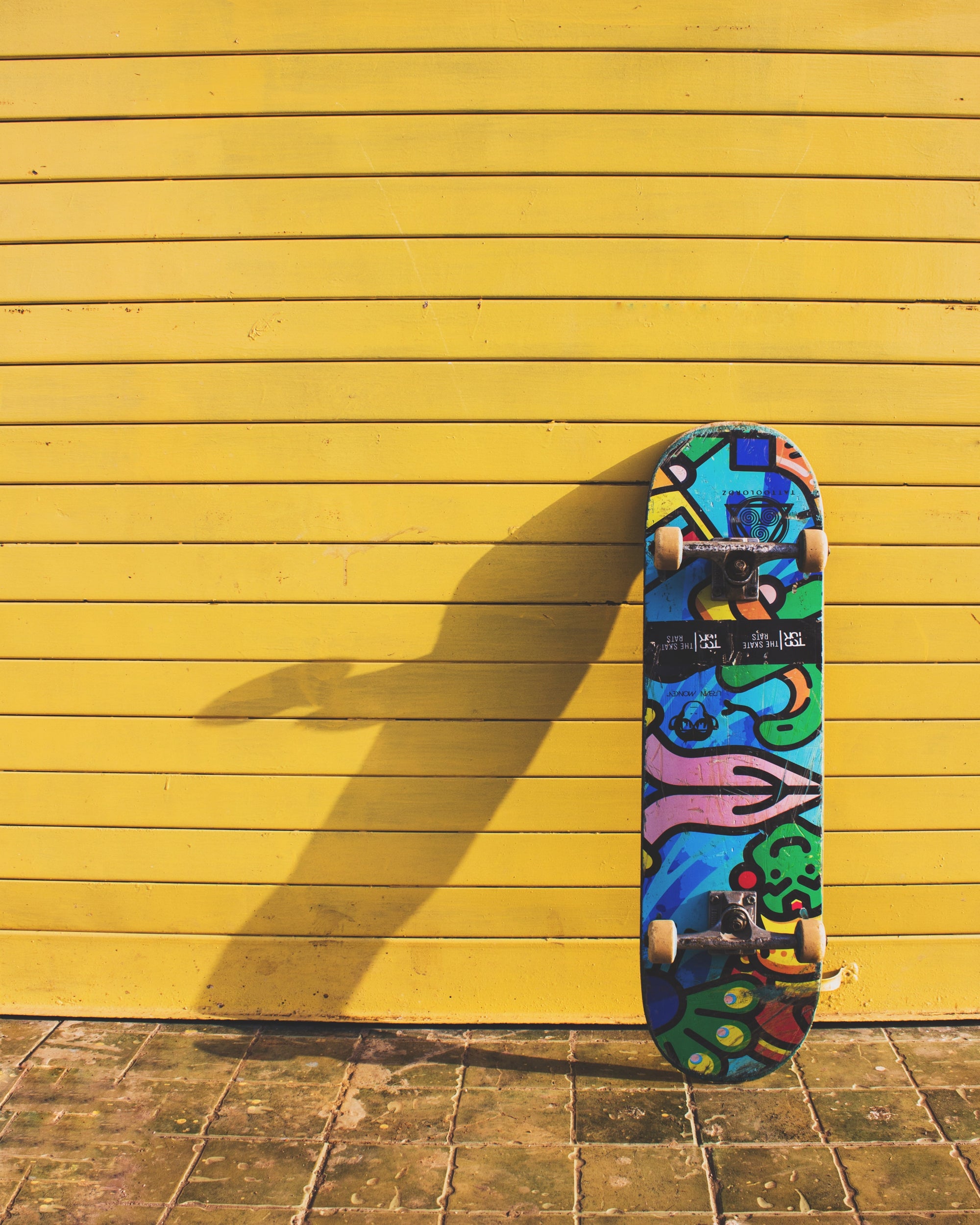 Complete Or Custom Skateboard? [An Epic Guide]