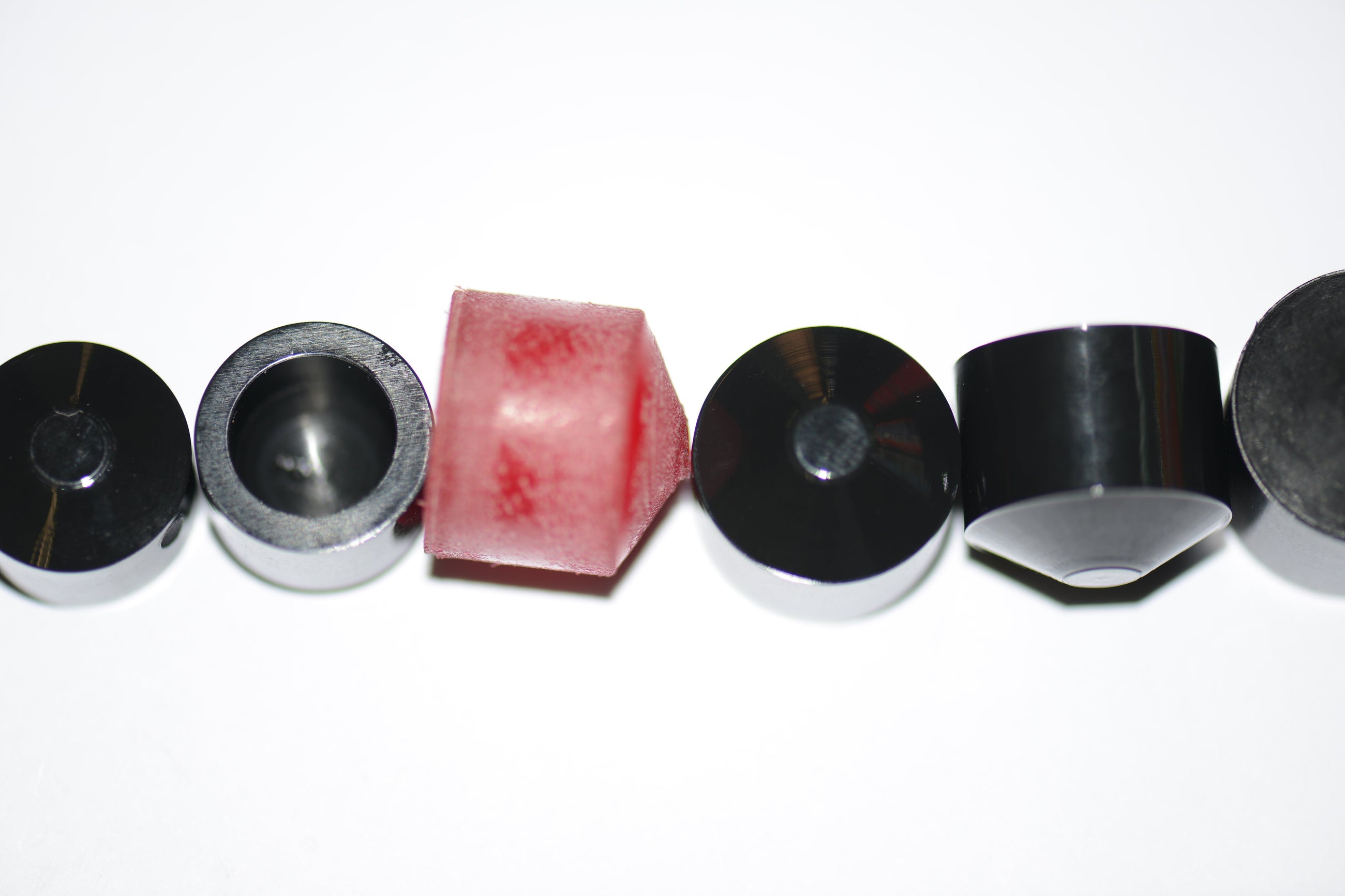 Pivot Cups