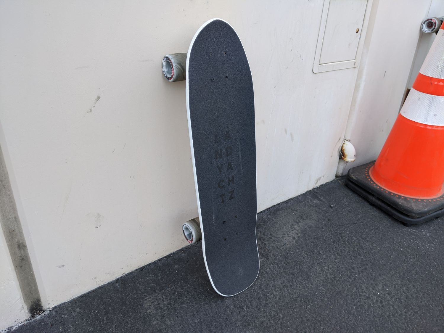 Landyachtz Dinghy Series Skateboard, Arctic Fox Complete - Outlet / Used 2