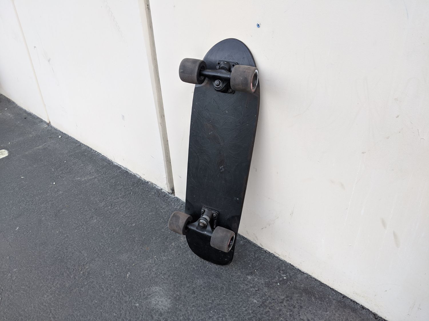Landyachtz Dinghy Series Skateboard, Emboss Complete - Outlet / Used