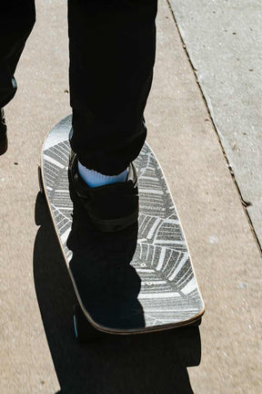 Landyachtz Dinghy Series Skateboard, Blunt Garden Complete