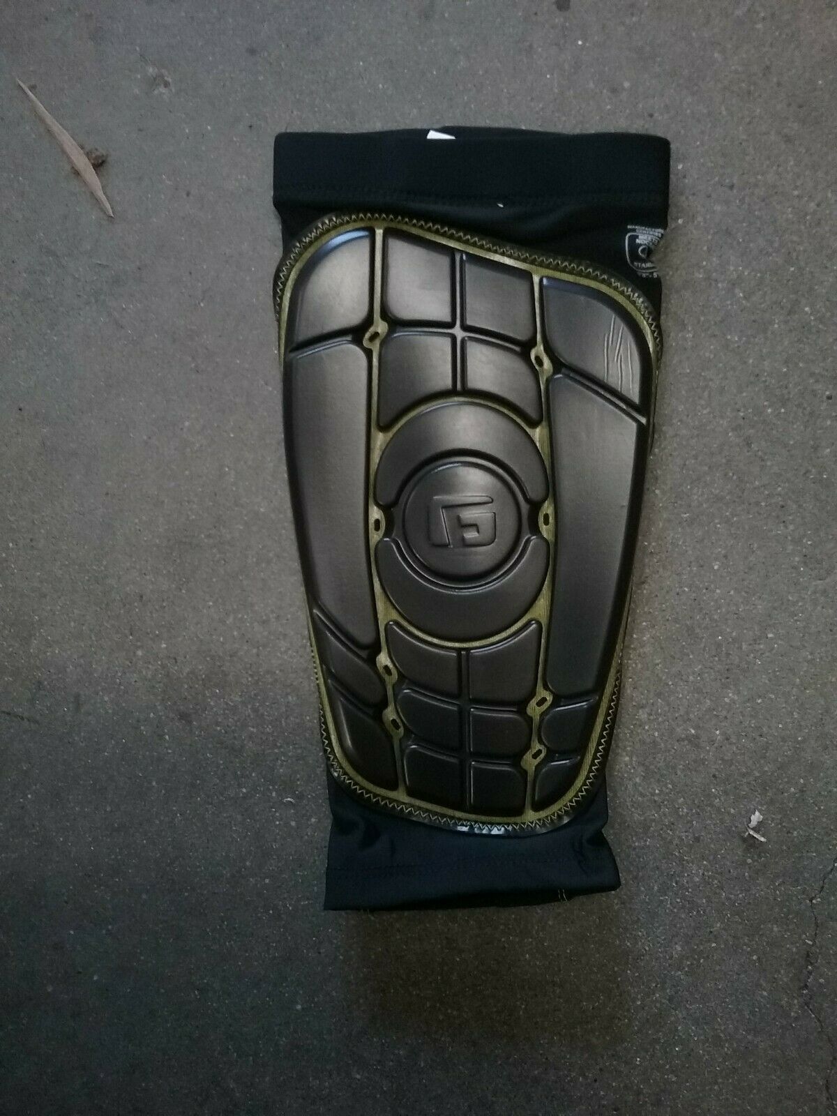 G-Form Pro-S Elite Shin Guard, Black/Yellow, Large - Open Package